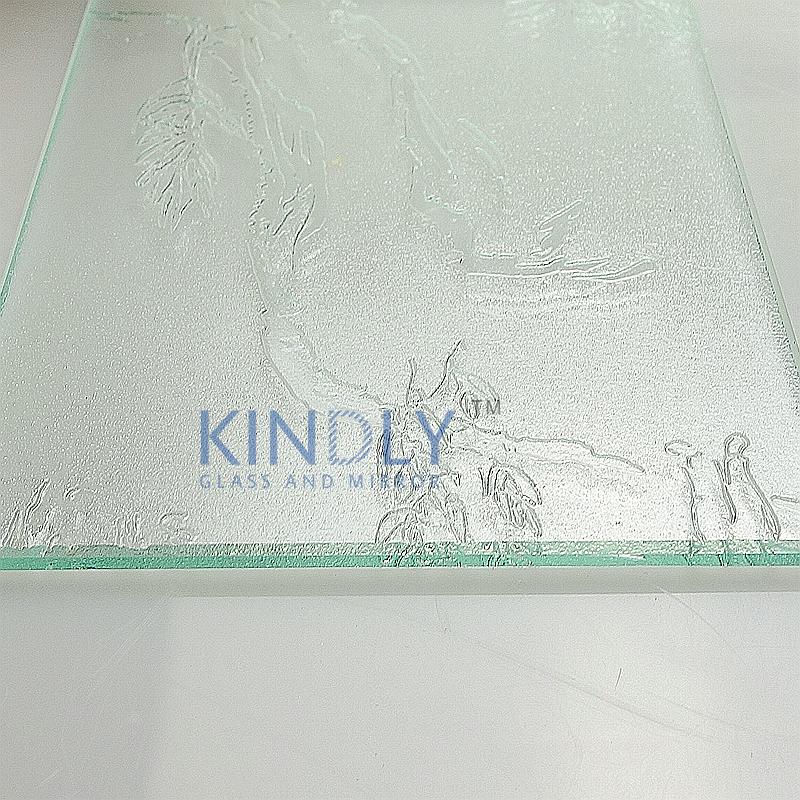 Clear landscape patterned glass